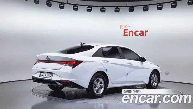 Hyundai The New Avante Hybrid 2023 — Photo 9/30