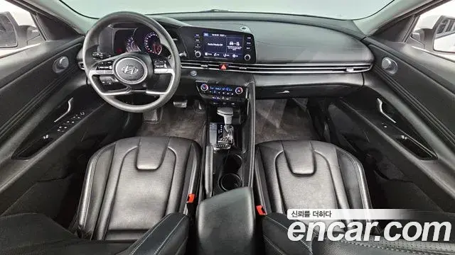 Hyundai The New Avante Hybrid 2023 — Photo 22/30