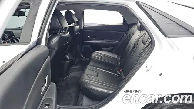 Hyundai The New Avante Hybrid 2023 — Photo 26/30