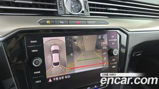 Volkswagen Arteon 2019 — ფოტო 17/20