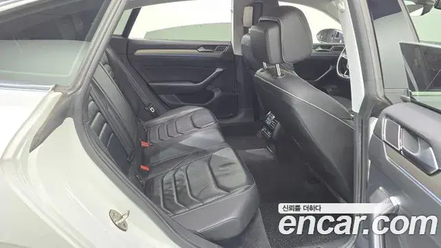 Volkswagen Arteon 2019 — ფოტო 8/20