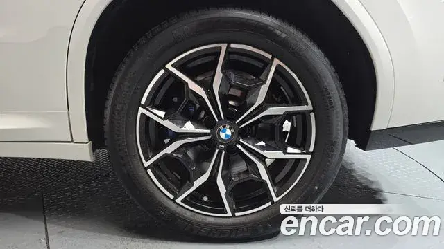 BMW X4 2023 — Şəkil 17/31
