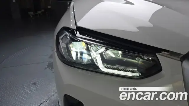 BMW X4 2023 — Şəkil 22/31
