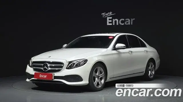 Mercedes-Benz E-Class 2018 — Фото 1/20