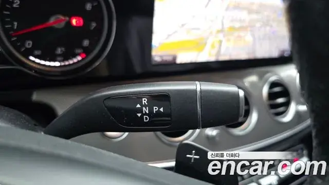 Mercedes-Benz E-Class 2018 — Фото 9/20