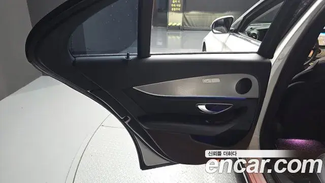 Mercedes-Benz E-Class 2018 — ფოტო 7/31