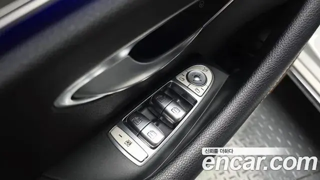 Mercedes-Benz E-Class 2018 — ფოტო 19/31