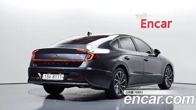 Hyundai Sonata 2019 — Фото 2/20