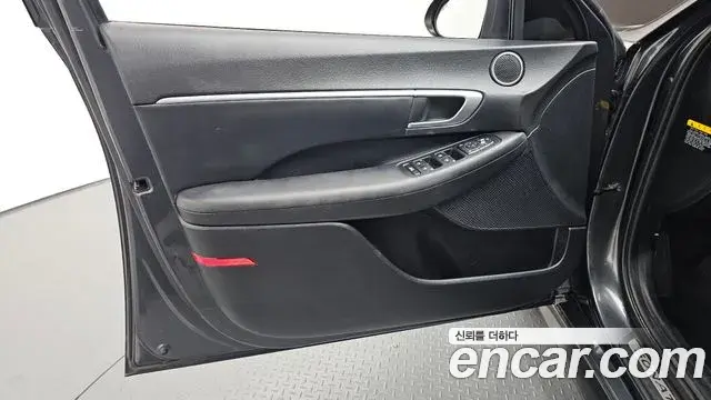 Hyundai Sonata Hybrid 2019 — Photo 28/34