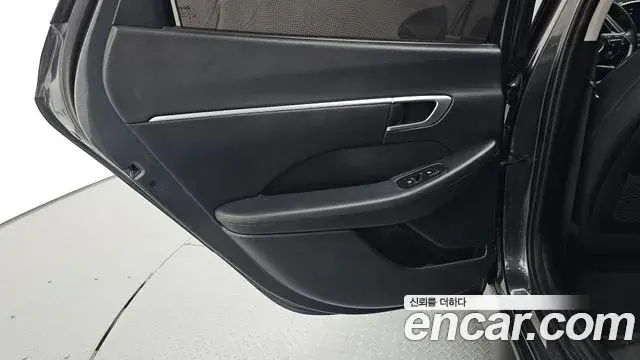 Hyundai Sonata Hybrid 2019 — Photo 17/34