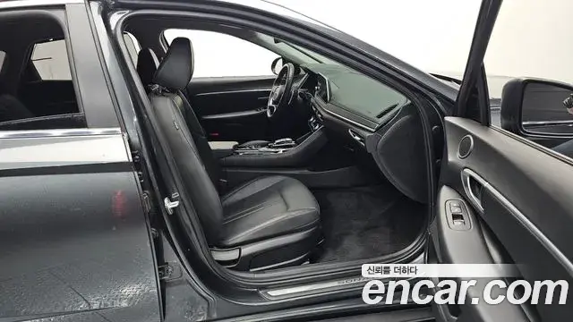 Hyundai Sonata Hybrid 2019 — Photo 31/34