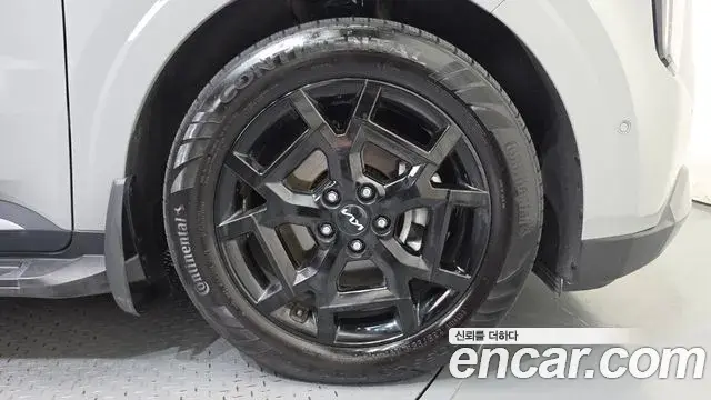 Kia Carnival 2024 — ფოტო 25/35