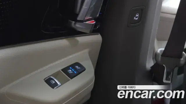 Kia Carnival 2024 — ფოტო 27/35