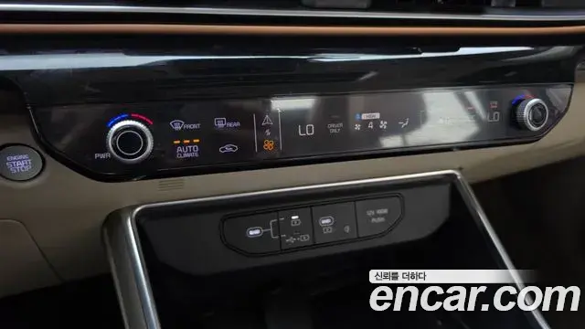 Kia Carnival 2024 — ფოტო 13/35