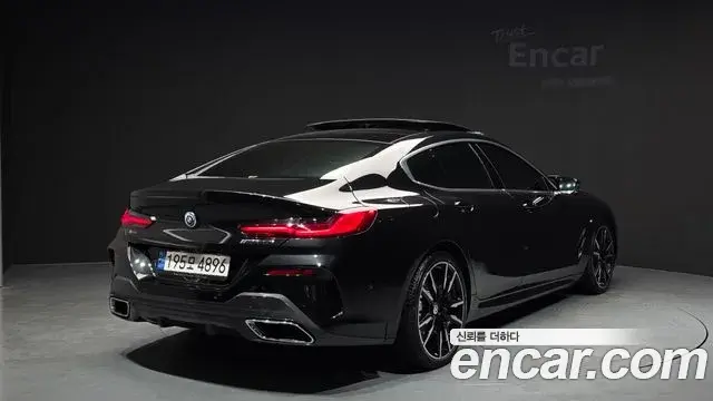 BMW 8 Series 2022 — Şəkil 20/34
