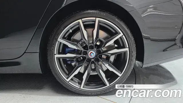 BMW 8 Series 2022 — Şəkil 11/34