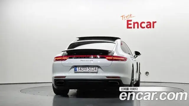 Porsche Panamera 2018 — Şəkil 8/30