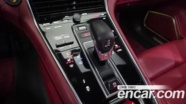 Porsche Panamera 2018 — Şəkil 7/30