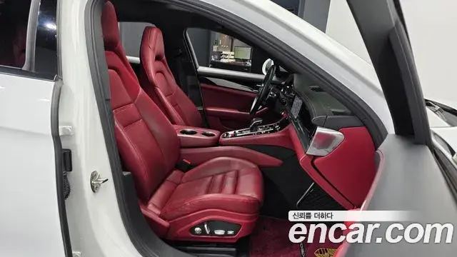Porsche Panamera 2018 — Şəkil 2/30