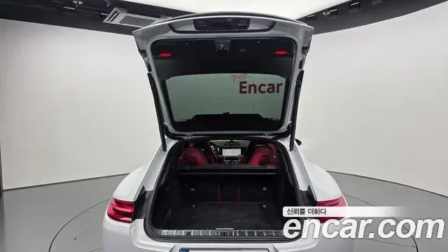 Porsche Panamera 2018 — Şəkil 28/30