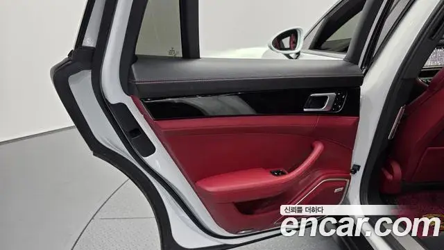 Porsche Panamera 2018 — Şəkil 20/30