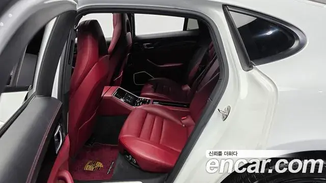 Porsche Panamera 2018 — Şəkil 16/30