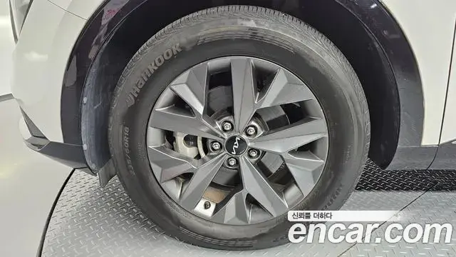 Kia Sportage 2021 — Фото 5/20