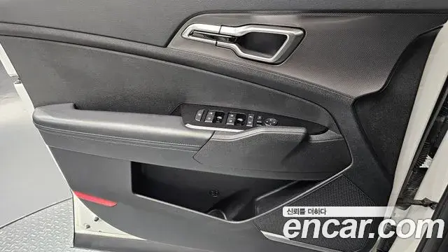 Kia Sportage 2021 — Photo 5/35