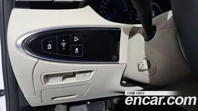 Genesis GV70 2023 — Şəkil 17/31