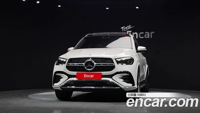 Mercedes-Benz GLE-Class 2024 — Şəkil 37/38