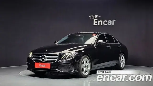 Mercedes-Benz E-Class 2018 — Фото 1/20