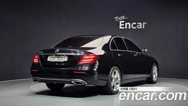 Mercedes-Benz E-Class 2018 — Фото 2/20