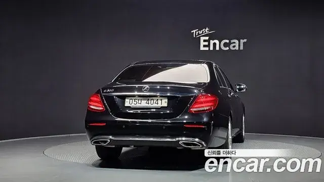 Mercedes-Benz E-Class 2018 — Фото 4/20
