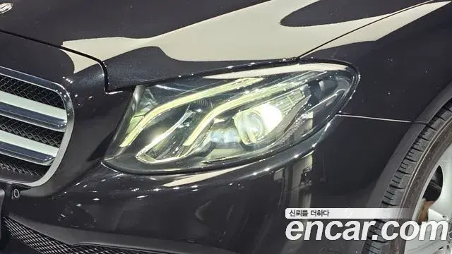 Mercedes-Benz E-Class 2018 — Şəkil 20/32