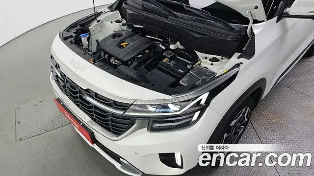 Kia Seltos 2023 — ფოტო 25/34