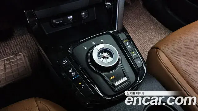 Kia Seltos 2023 — ფოტო 30/34