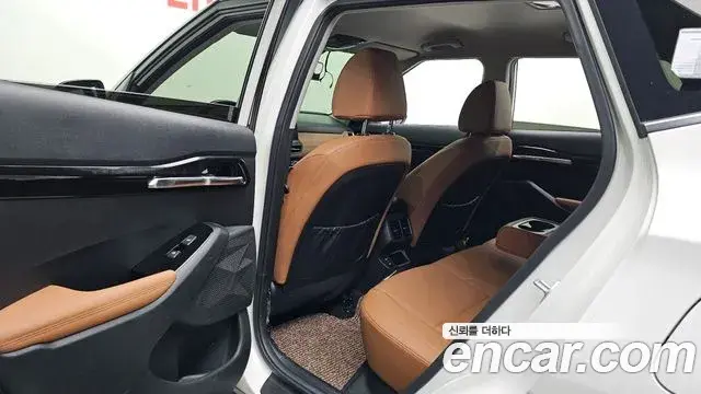 Kia Seltos 2023 — ფოტო 1/34
