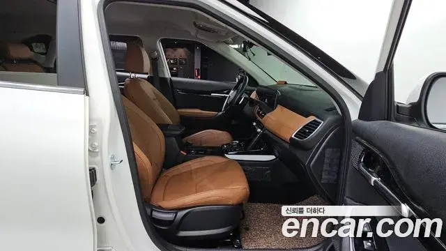 Kia Seltos 2023 — ფოტო 24/34