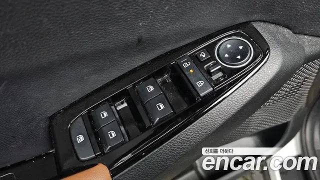 Kia Seltos 2023 — ფოტო 27/34