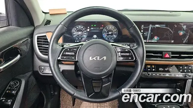 Kia Seltos 2023 — ფოტო 9/34