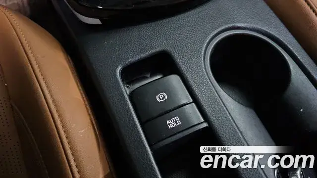 Kia Seltos 2023 — ფოტო 18/34