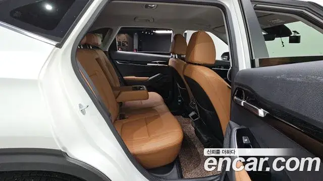 Kia Seltos 2023 — ფოტო 31/34