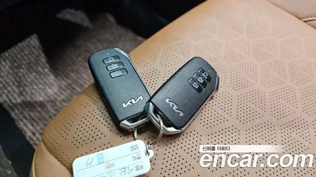 Kia Seltos 2023 — ფოტო 10/34