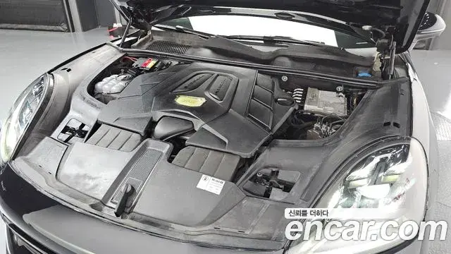Porsche Cayenne 2020 — Şəkil 1/31