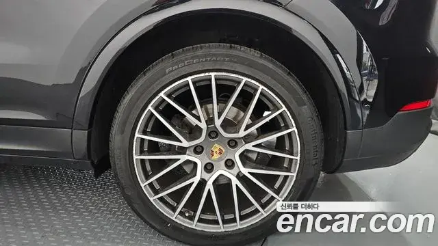 Porsche Cayenne 2020 — Şəkil 24/31