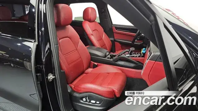 Porsche Cayenne 2020 — Şəkil 31/31