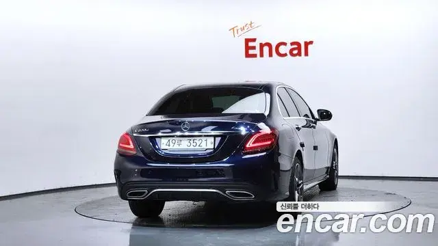 Mercedes-Benz C-Class 2019 — Photo 5/33