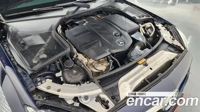 Mercedes-Benz C-Class 2019 — Photo 21/33