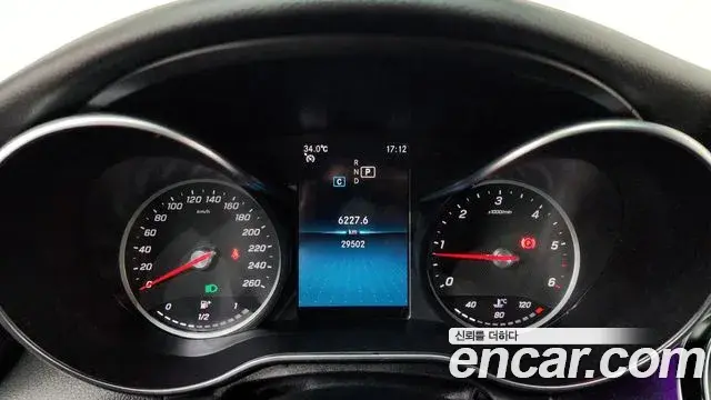 Mercedes-Benz C-Class 2019 — Photo 23/33