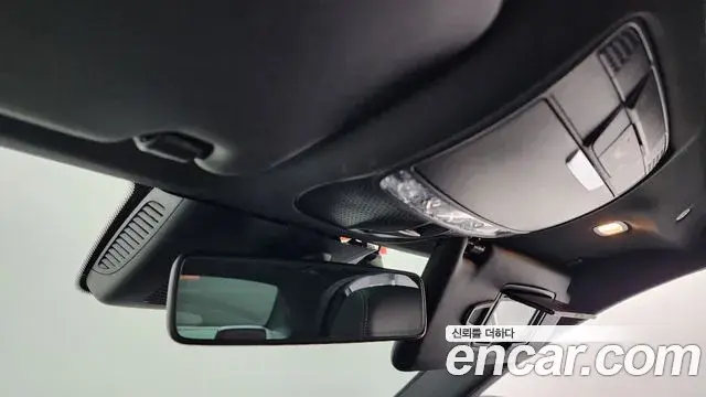 Mercedes-Benz C-Class 2019 — Photo 3/33